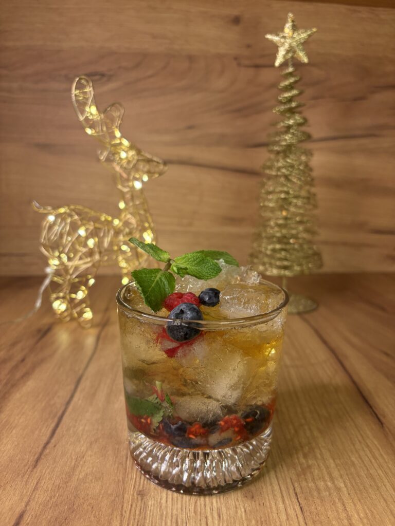 Mint Julep sa šumskim voćem