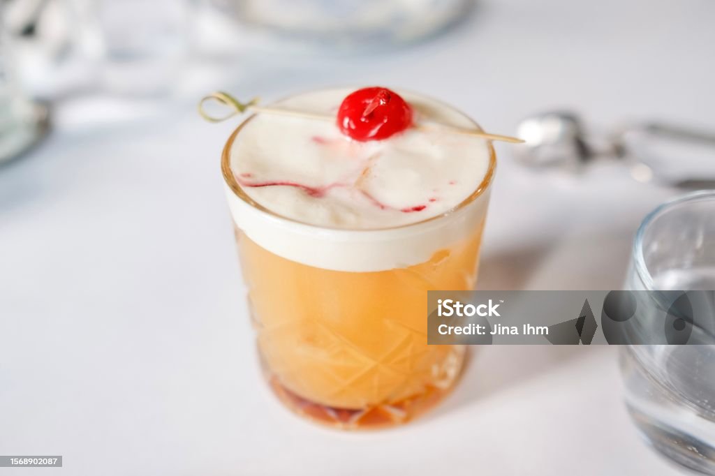 Amaretto Sour Koktel