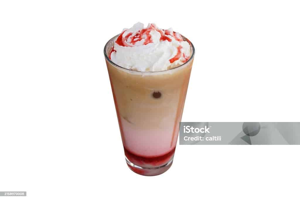 Domaci sirup od jagode koristen za pravljenje jagode latte-a