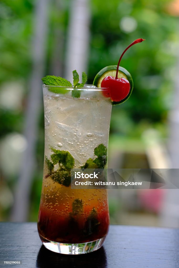 Egzoticni Tom Collins koktel