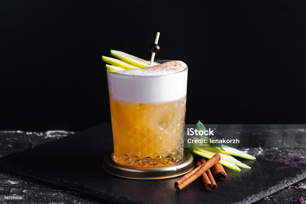 Jabuka-Cimet Viski Sour