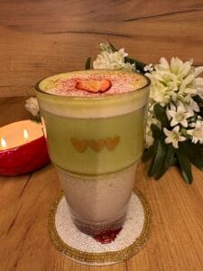 strawberry matcha latte recept